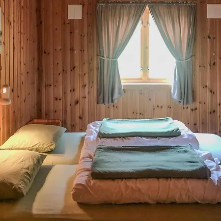 2 Bedroom Gorgeous In *