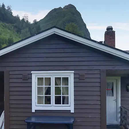 2 Bedroom Gorgeous In *